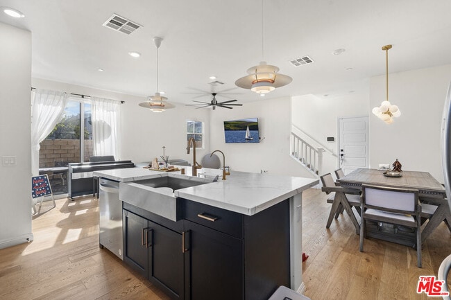 Photo - 27751 Dyer Wy