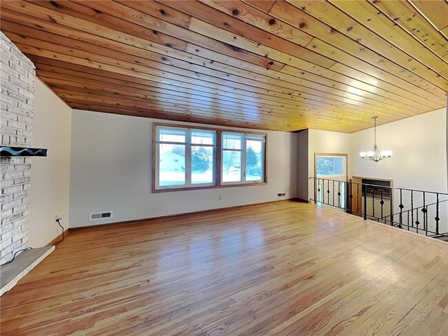 Photo - 9241 34th Ave N