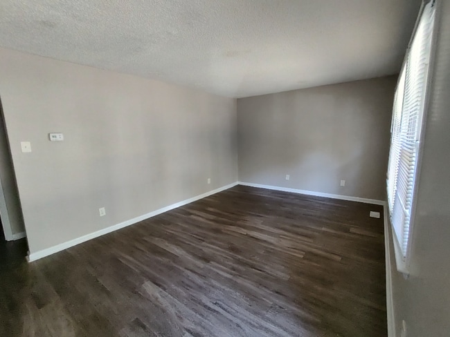 Photo - 5013 Lundy Dr