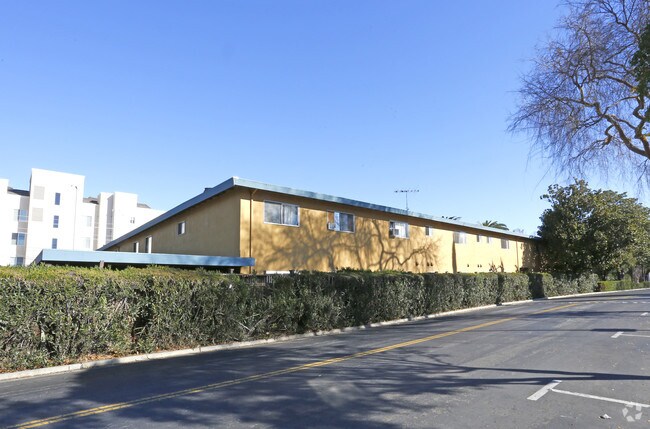Pruneridge Plaza Apartments
