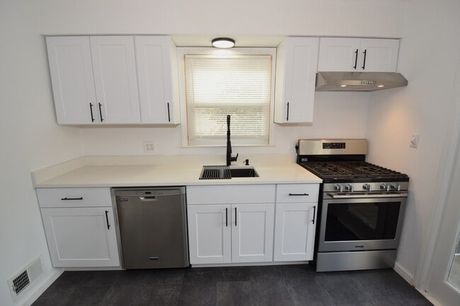 Photo - 40 Glaser Ave