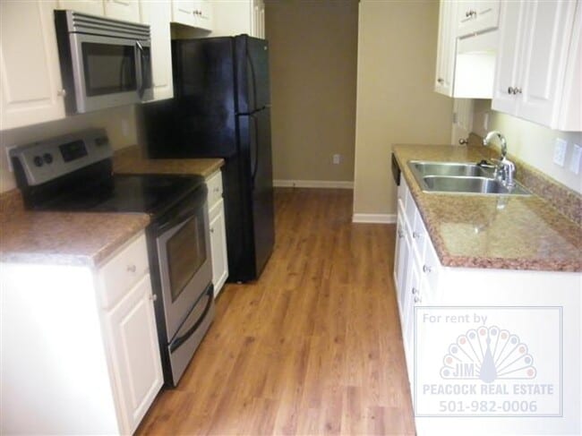 Photo - 220 Natalie Ln