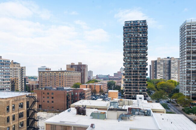 Photo - 6118 N Sheridan Rd Unit 1003