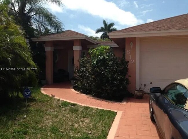 Photo - 812 SE 14th Ct