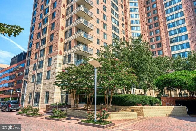 Building Photo - 851 N Glebe Rd Unit 1405