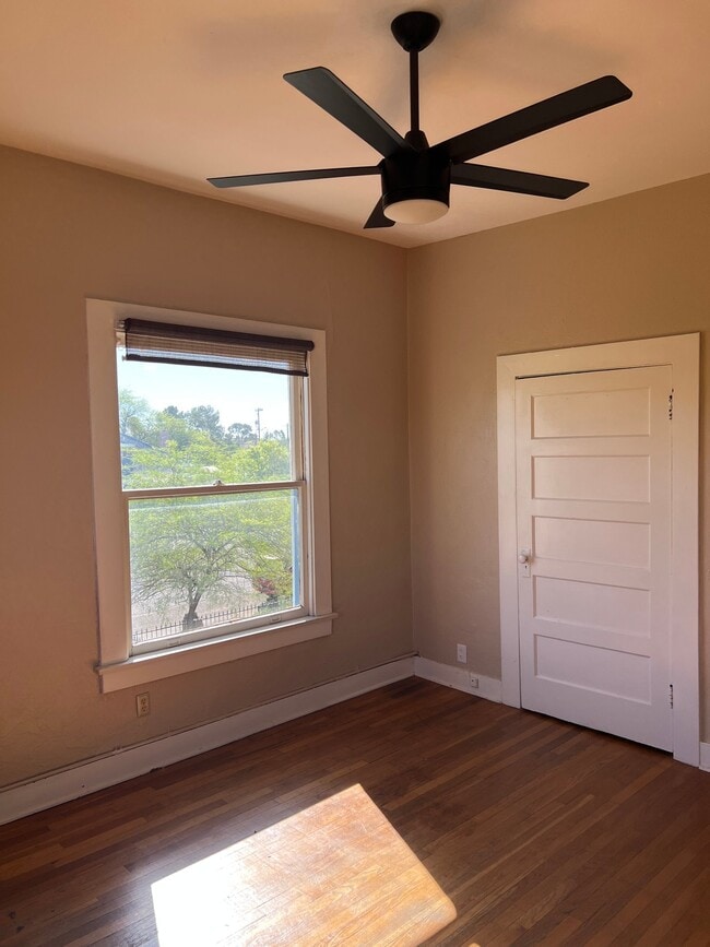 Photo - 150 E 16th St Unit 9