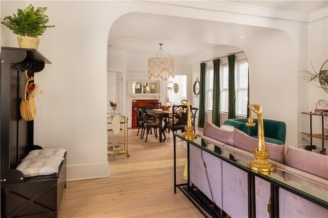 Photo - 450 North Highland Avenue Northeast Casa