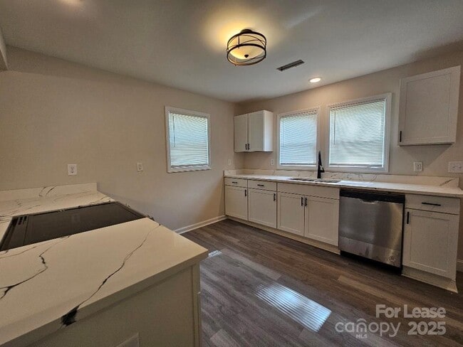 Photo - 2507 Moreland St