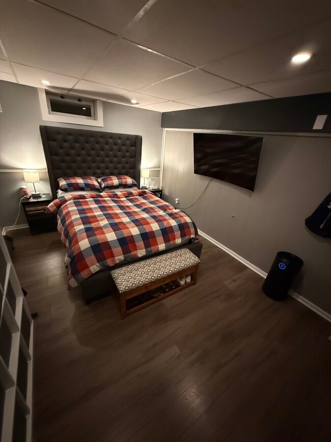 Photo - 39 Foxon Rd Unit Spacious 1 Bedroom APT