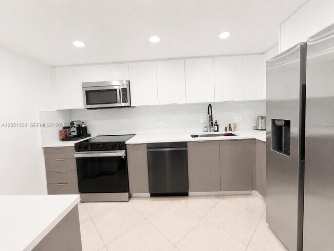 20505 E Country Club Dr Unit 537