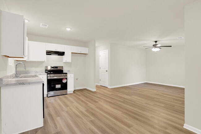 Photo - 2939 Lake Park Rd