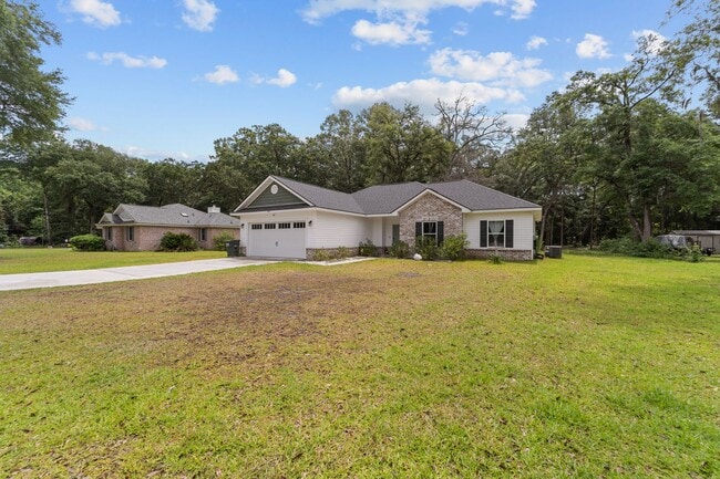 Photo - Comfort & Style Meet in This Beautiful 4 Bedroom Midway Home