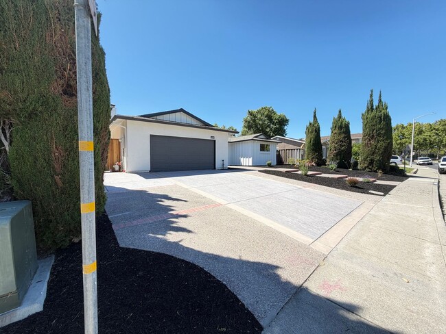 Photo - 9887 Broadmoor Dr