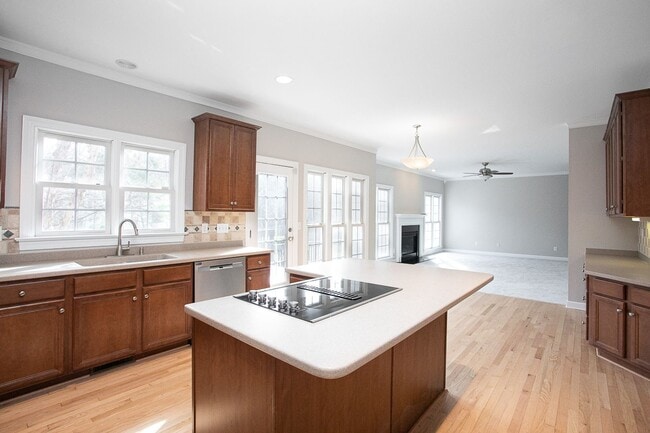 Photo - Beautiful 5 bedroom home in Cameron Estates!