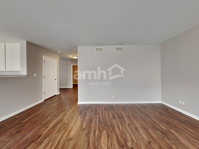 Photo - 2811 Stonebridge Dr