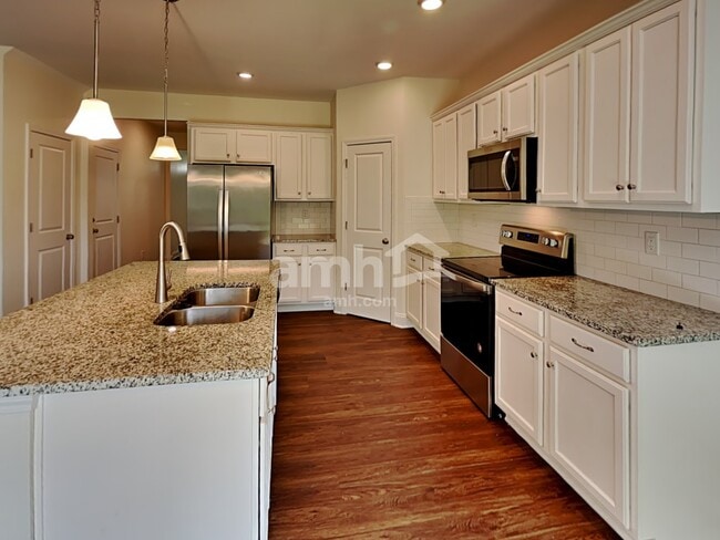 Photo - 1002 Merlot Ct