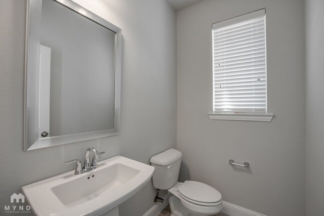 Photo - 133 Knight of Realm Blvd