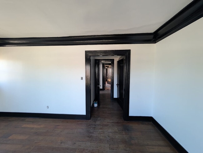 Photo - 4053 S Budlong Ave