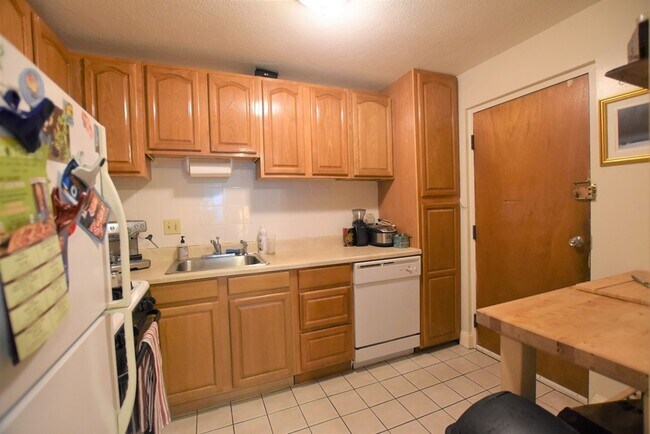 Photo - 33 Cogswell Ave Unidad 4