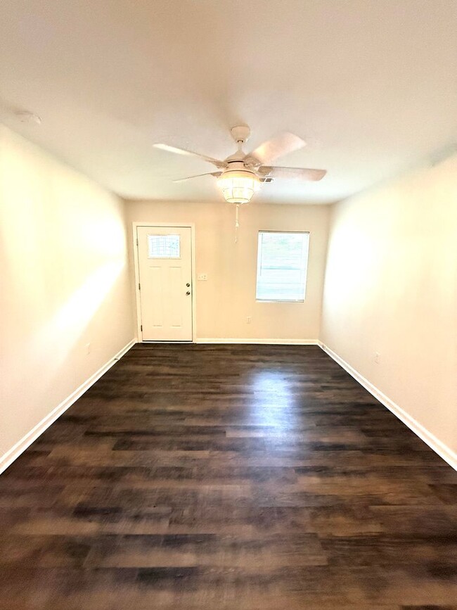 Photo - ** 3 bed 2 bath located in Forrest Hills ** Call 334-366-9198 to schedule a self-showing