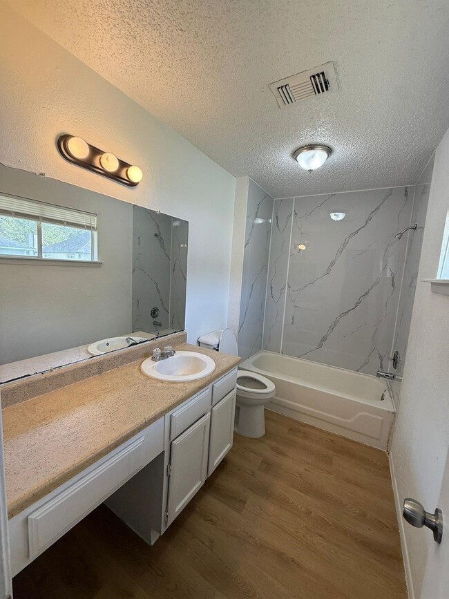 Photo - 812 Jefferson Ave Unit D