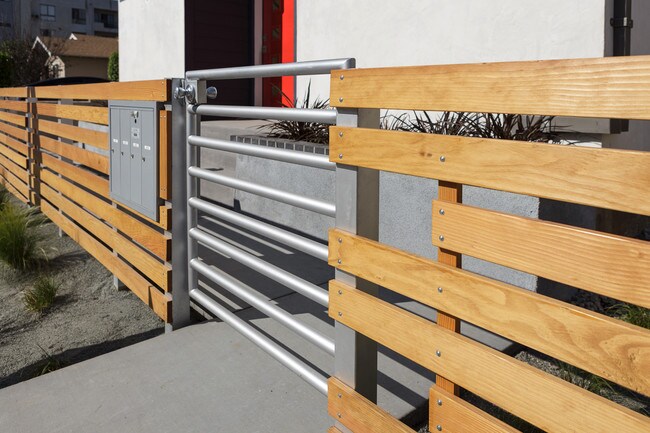 Front Yard Entrance Gate - 741 Wilcox Ave