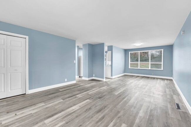 Photo - ???? Fully Renovated 3 Bedroom Home in a Convenient Clarksville Location!