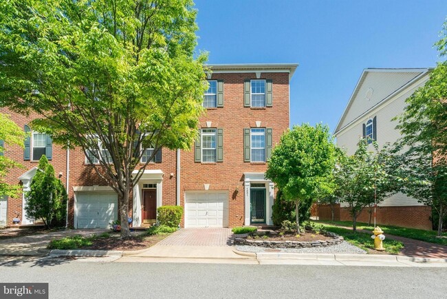 Photo - 5001 Waple Ln Townhome