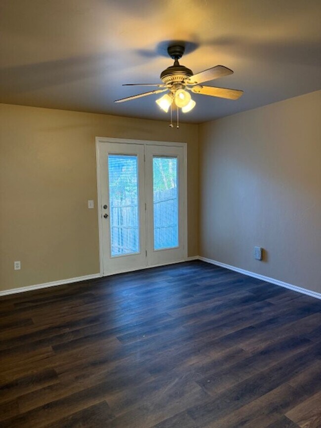 Photo - Updated Duplex - Mustang Schools - Open Fl...