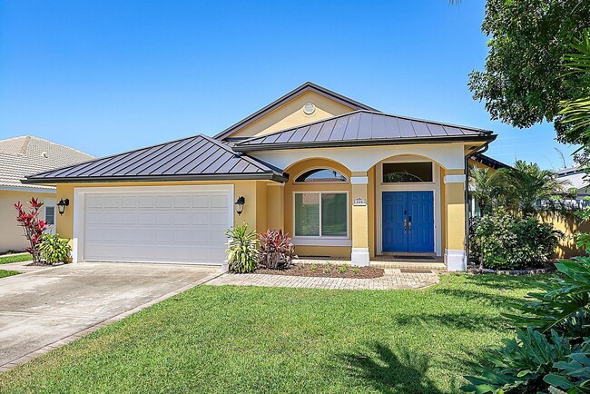 Photo - 500 N Cypress Dr House
