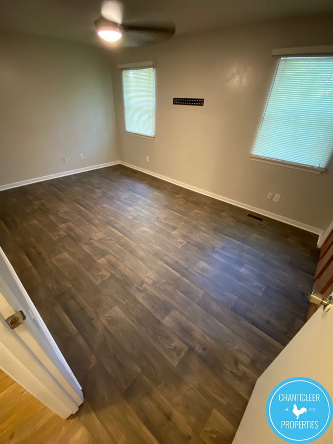 Photo - 2146 Charles St