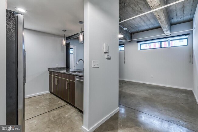 Photo - 4800 Brown St Unit 110