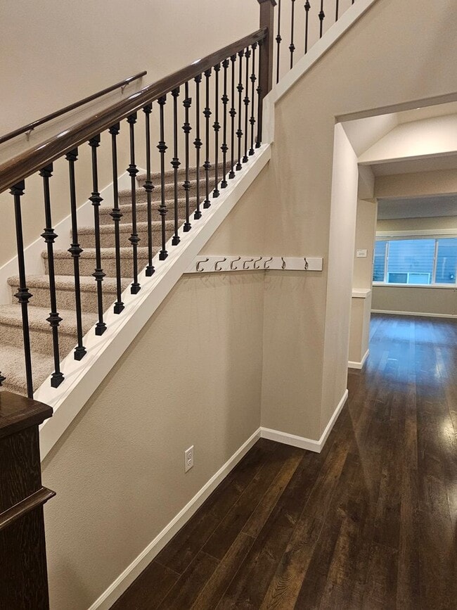 Photo - Spacious 5 Bedroom in Convenient North Creek Ridge, Bothell Location