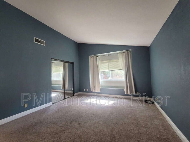284 River Run Cir