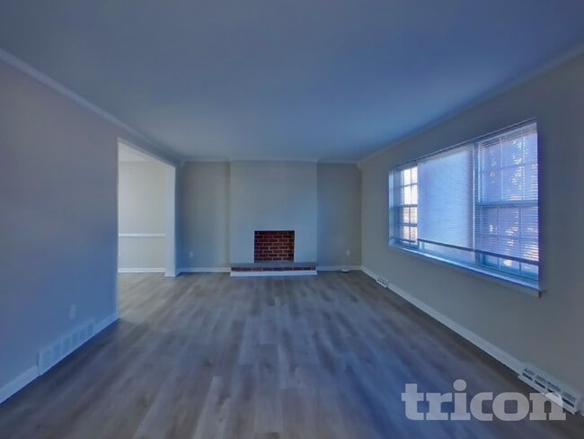 Photo - 906 Township Line Rd