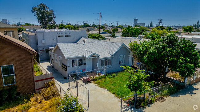 Building Photo - 930-932 Fraser Ave Rental