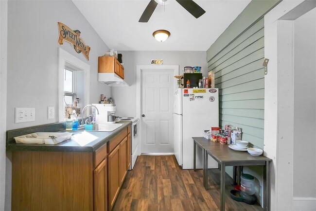 Photo - 510 Peck Ave