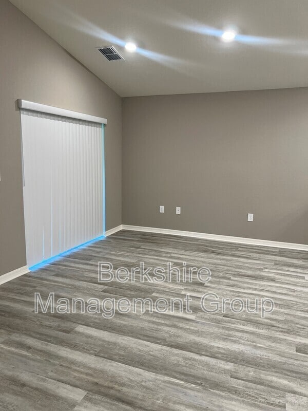 Photo - 1136 Brook Meadow Dr