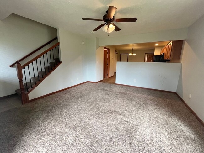 Photo - 2 Bed/1.5 Bath Townhome For Rent!