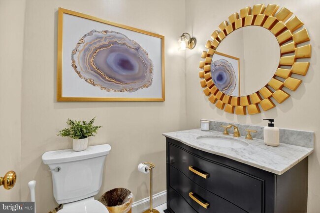 Photo - 3227 Ellicott St NW