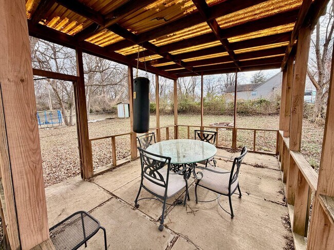 Photo - 1325 W 24TH St S