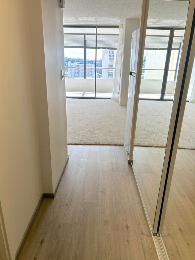 Photo - Available Now - High Floor Studio Apartmen... Unit 1909