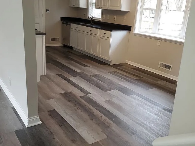 Photo - 10550 Quincy Blvd NE