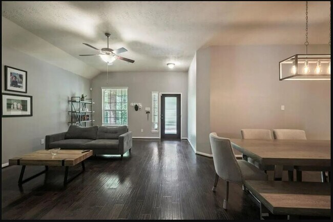 Photo - 3606 Spy Glass Hill Dr