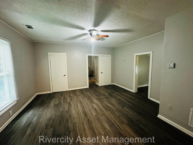 Photo - 3578 Hazelwood Ave