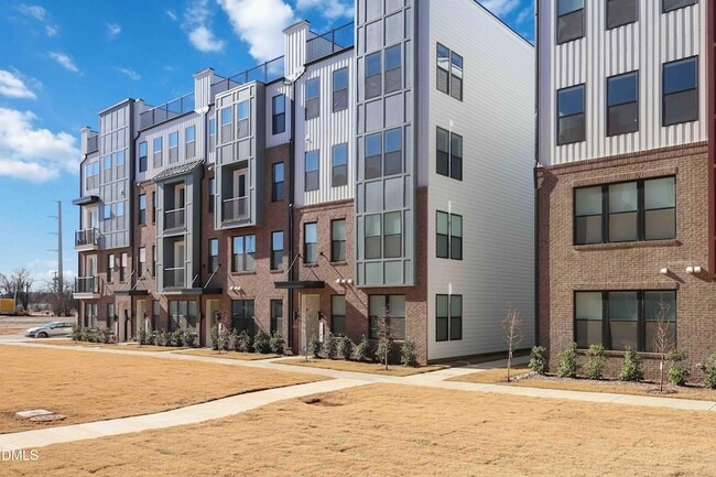 Building Photo - 1247 Shaw View Aly