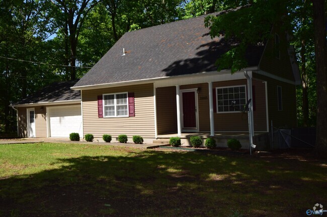 Building Photo - 16605 Janet Dr Rental