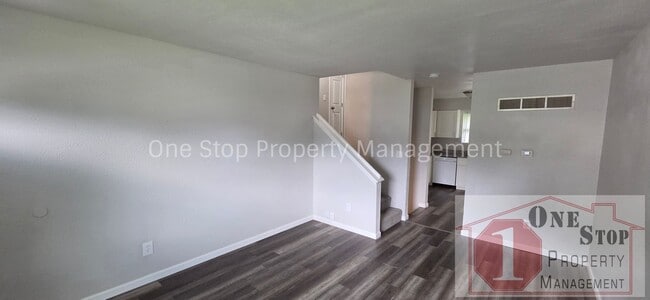 Photo - Spacious 3 Bedroom, 1 Bathroom Duplex for Rent in Independence, Missouri