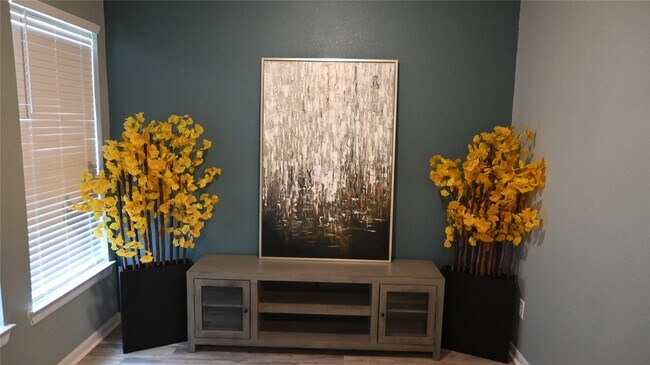 Photo - 127 Winged Elm Ct