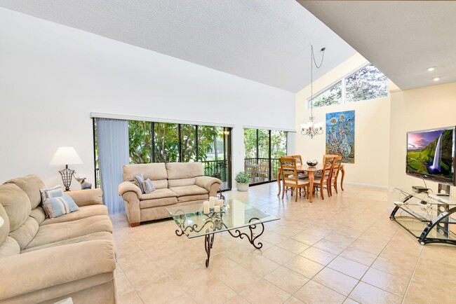 Photo - 6878 Willow Wood Dr Condominio Unidad 306